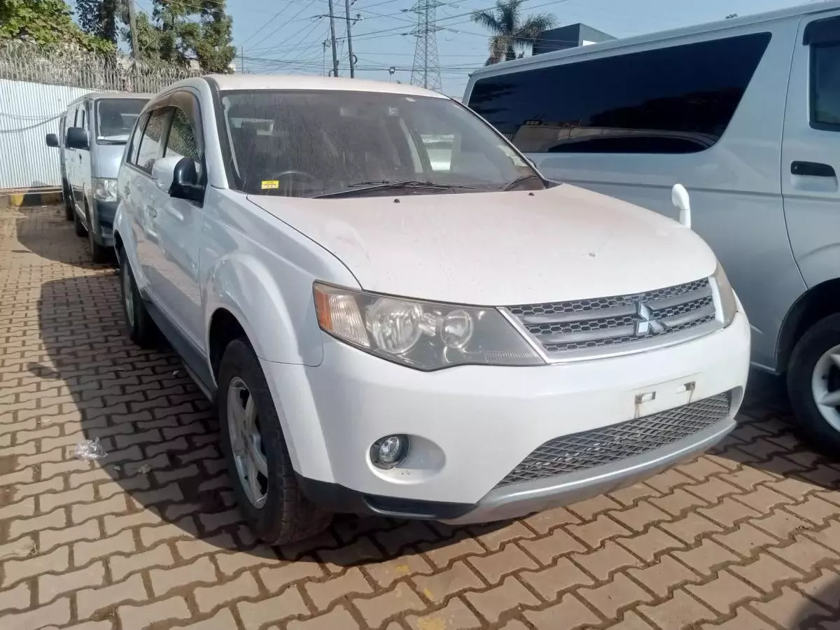 Mitsubishi OUTLANDER   - 2011