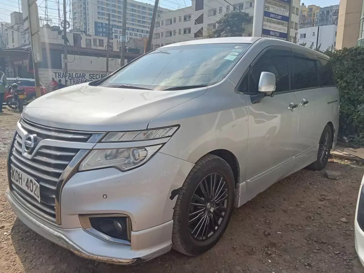 Nissan Elgrand   - 2015