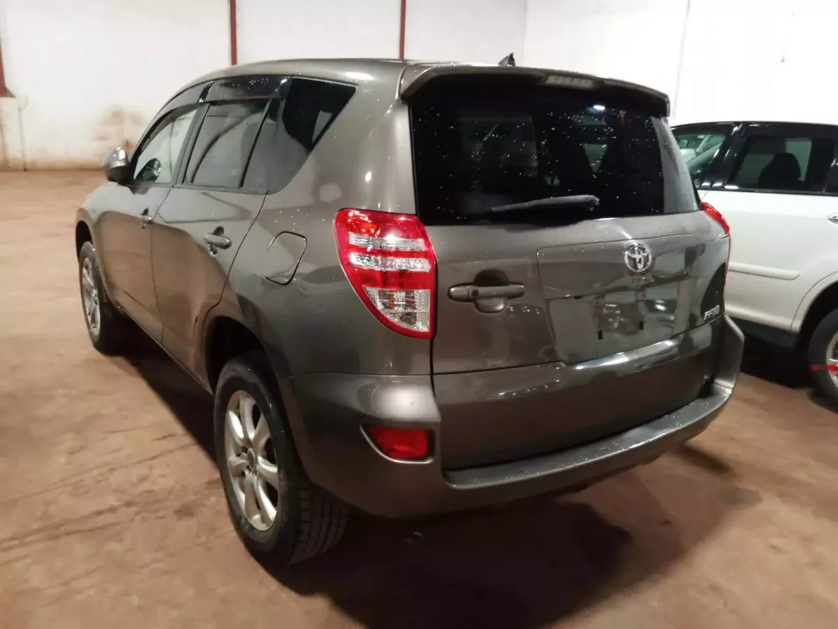 Toyota RAV 4   - 2010