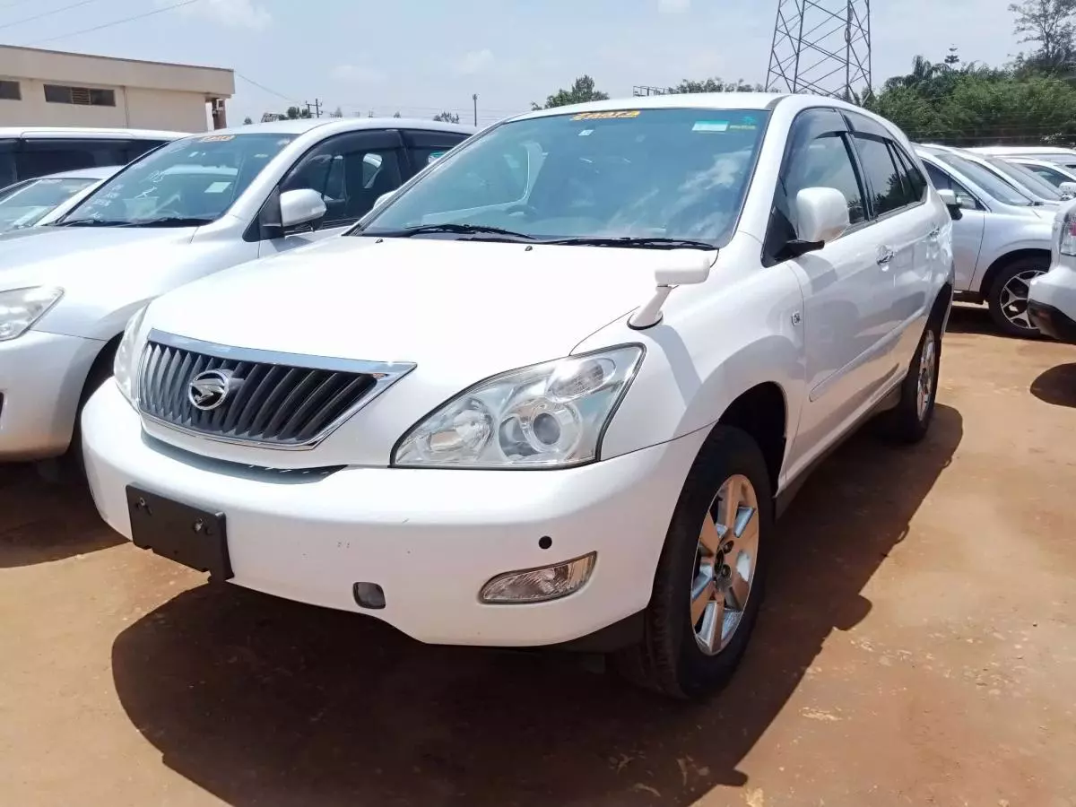 Toyota Harrier   - 2011