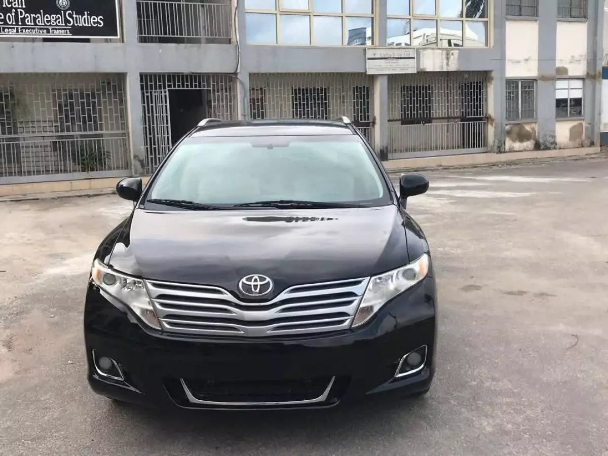 Toyota Venza   - 2011