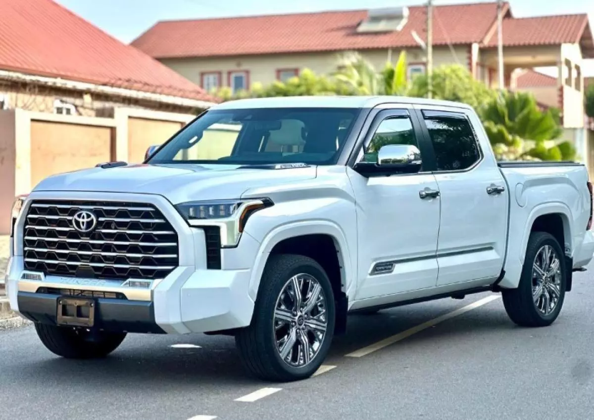 Toyota Tundra   - 2024