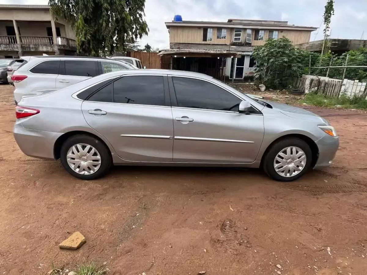 Toyota Camry   - 2017