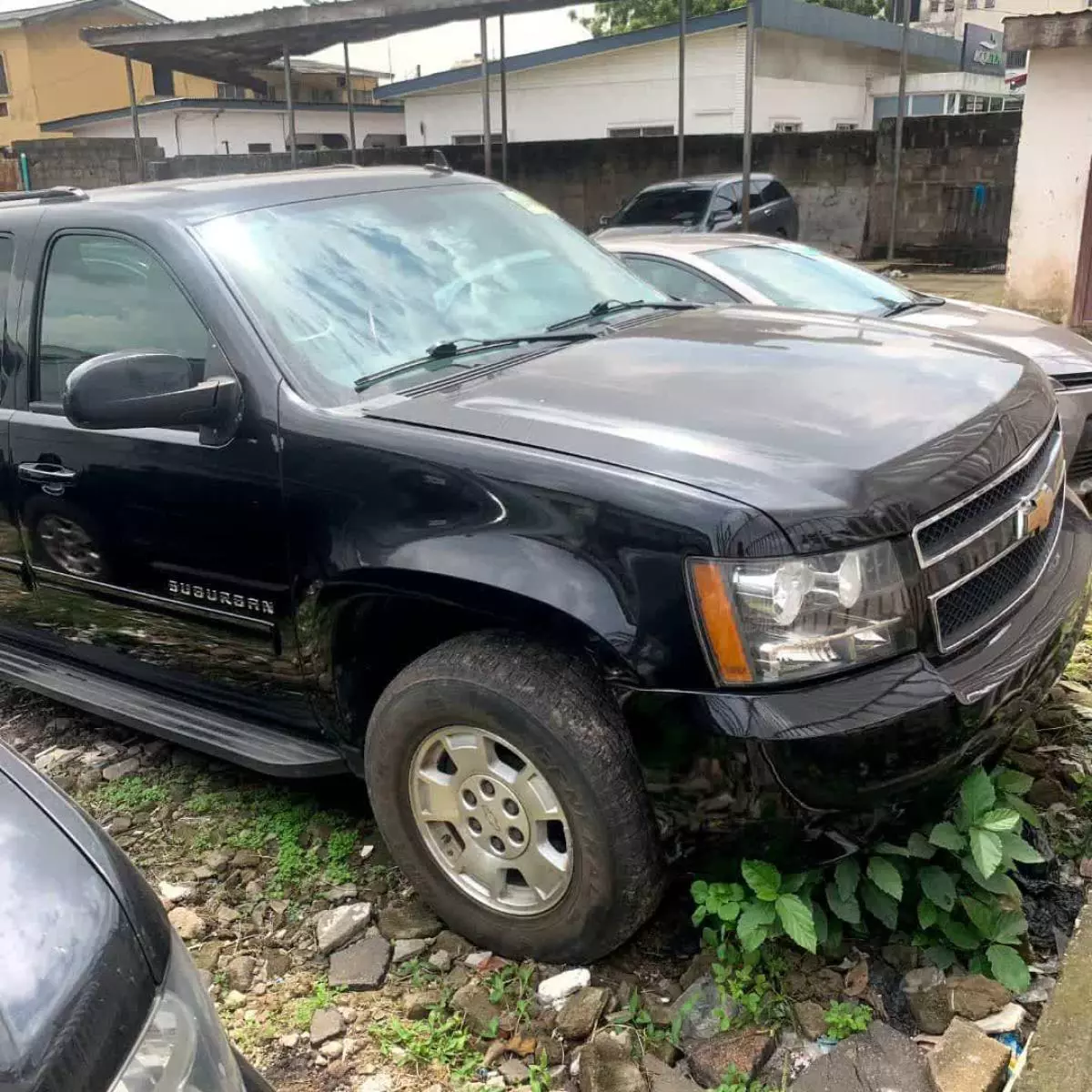 Chevrolet Suburban   - 2014