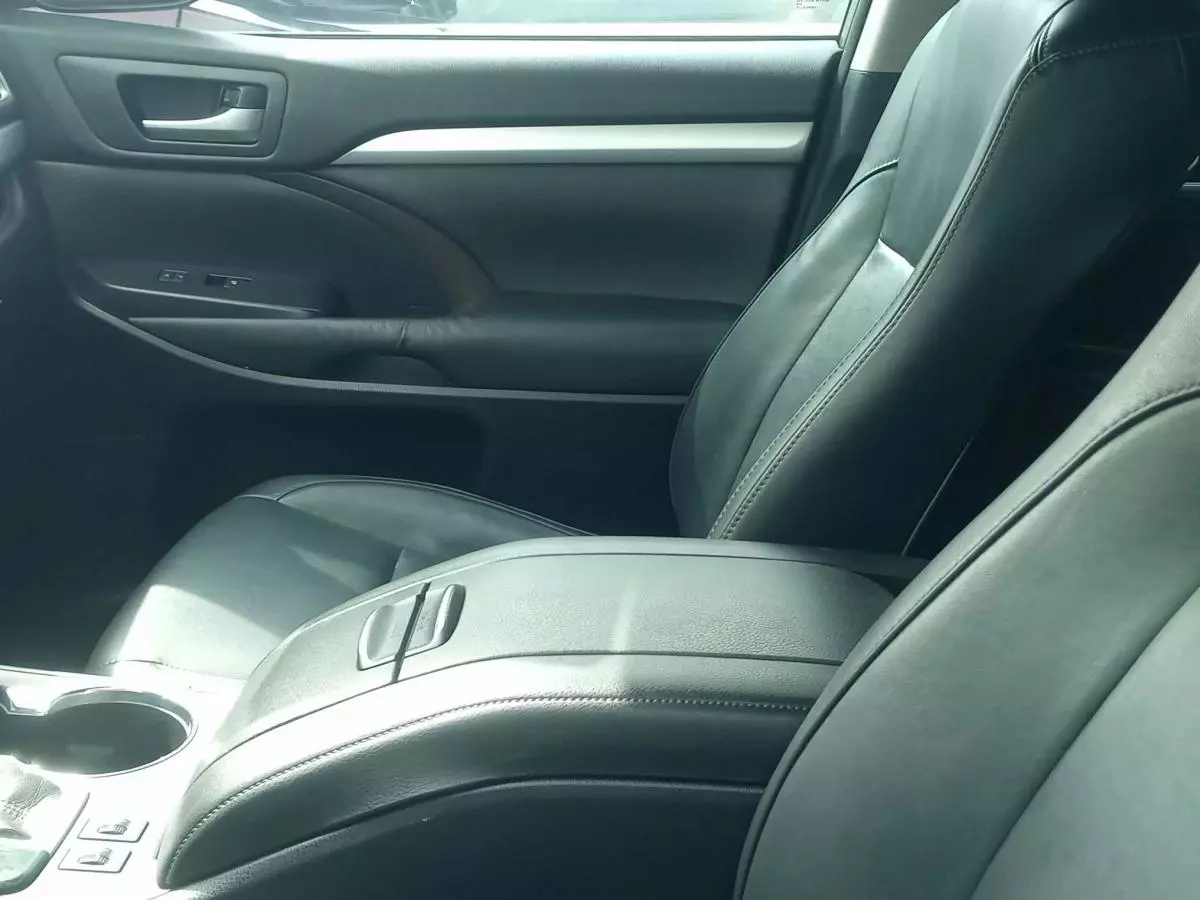 Toyota Highlander - 2015
