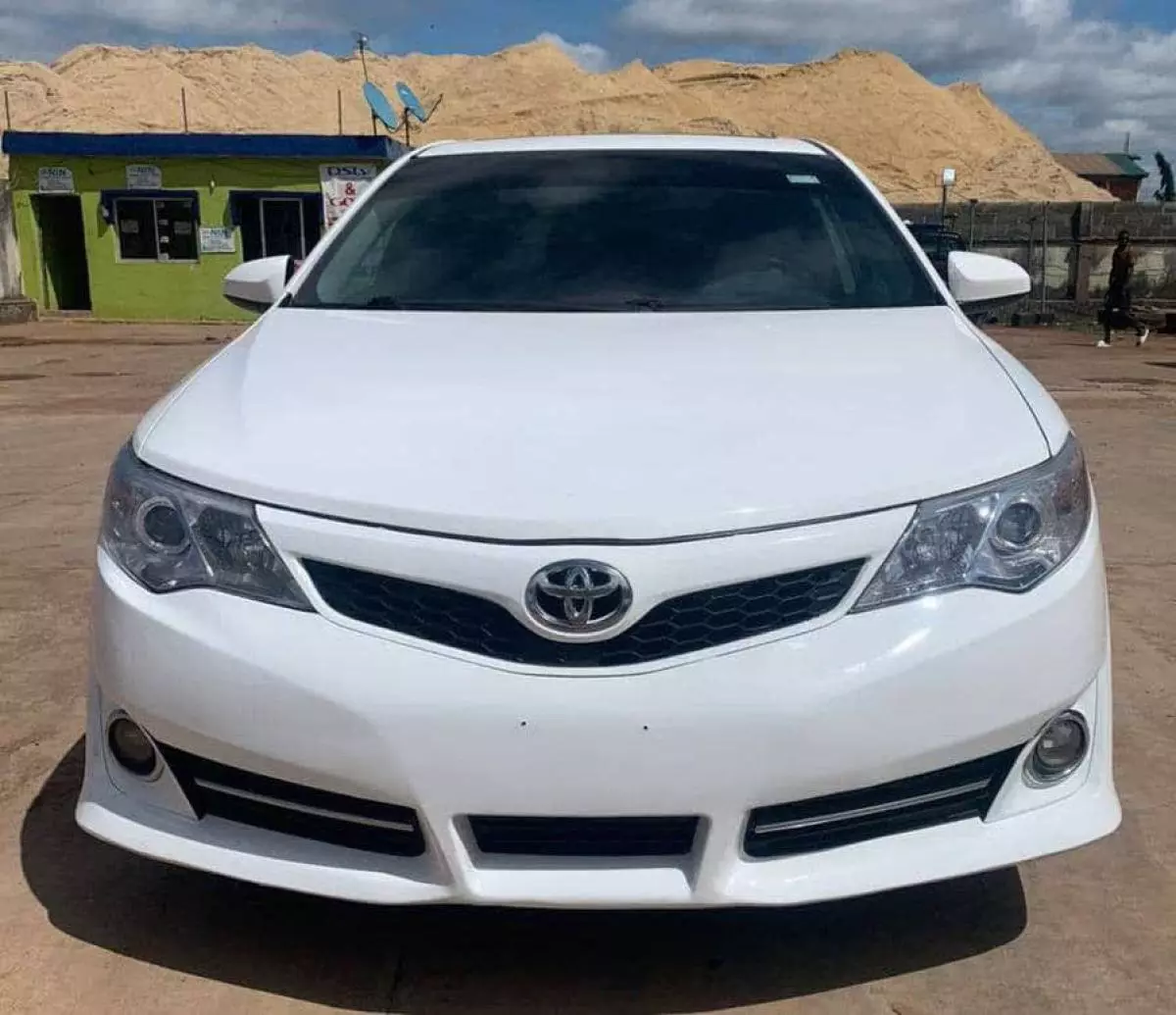 Toyota Camry   - 2012