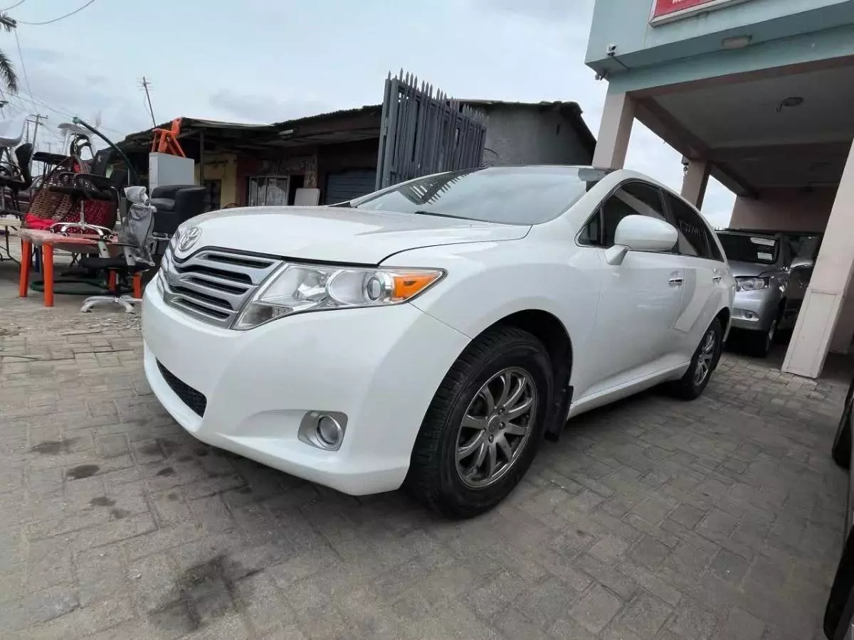 Toyota Venza   - 2012