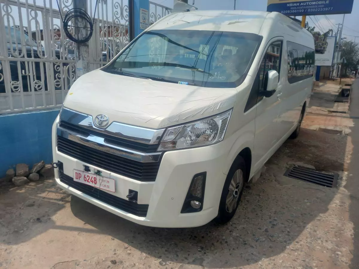 Toyota Hiace   - 2025