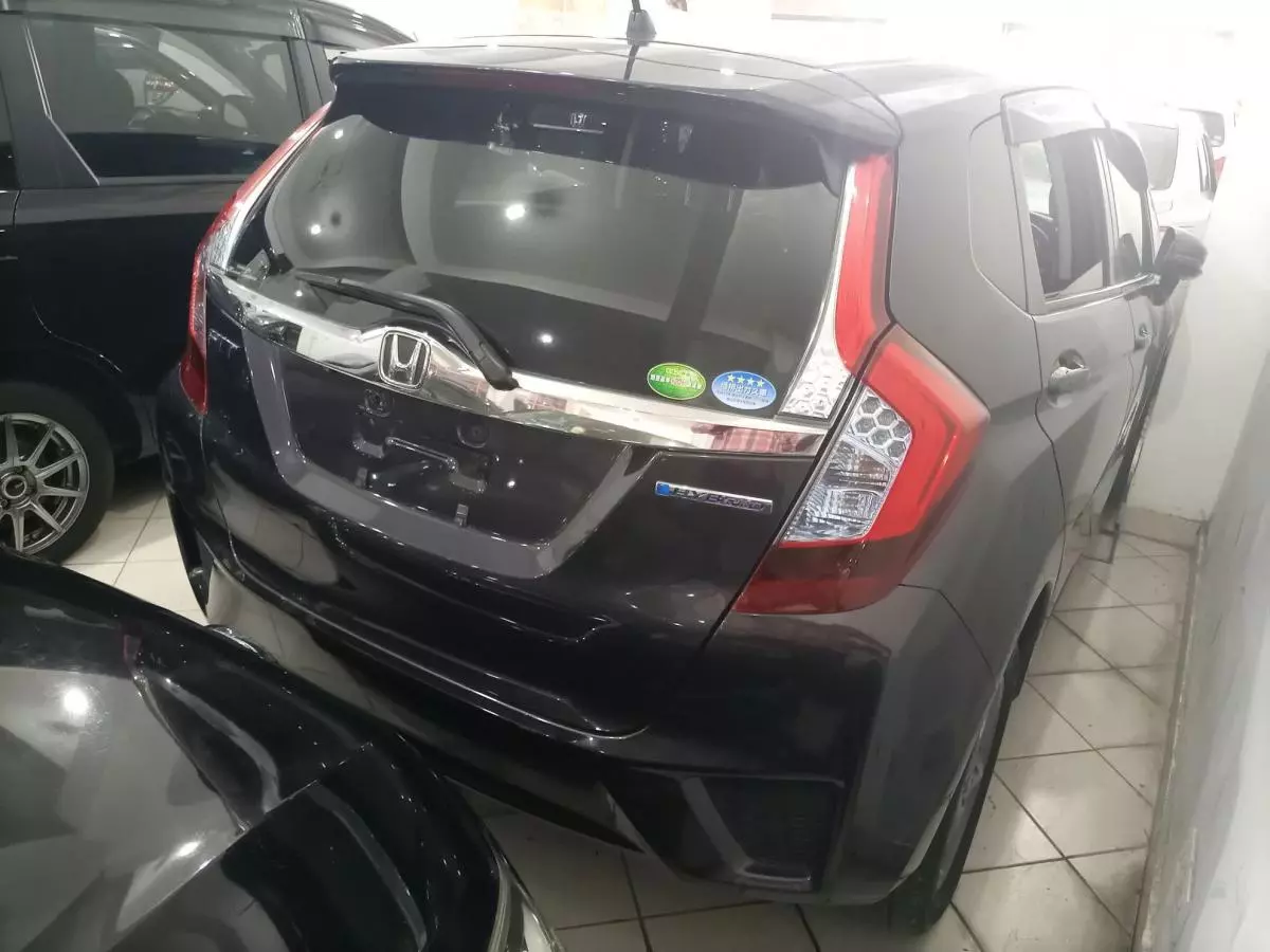 Honda Fit Hybrid  - 2015