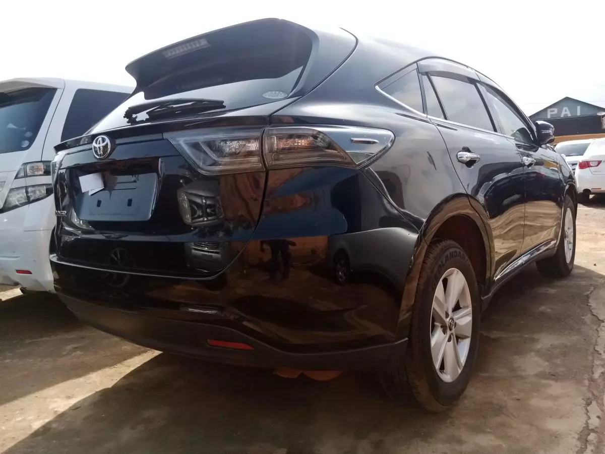 Toyota Harrier   - 2015