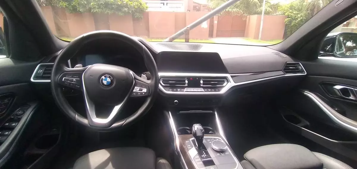 BMW 330i - 2020