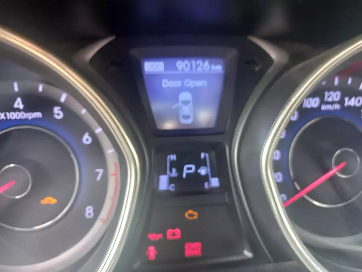 Hyundai Elantra - 2013