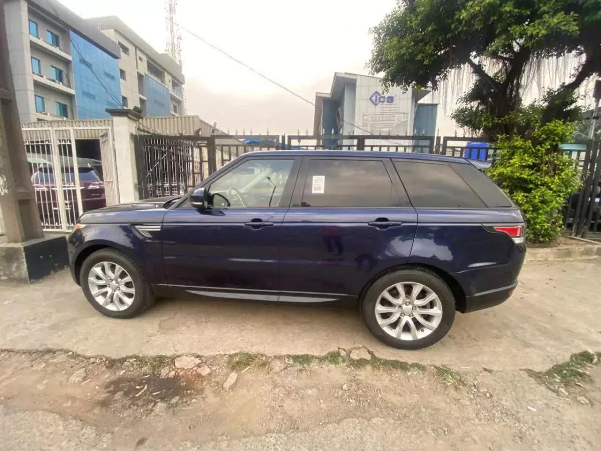 Land Rover Range Rover Sport   - 2016