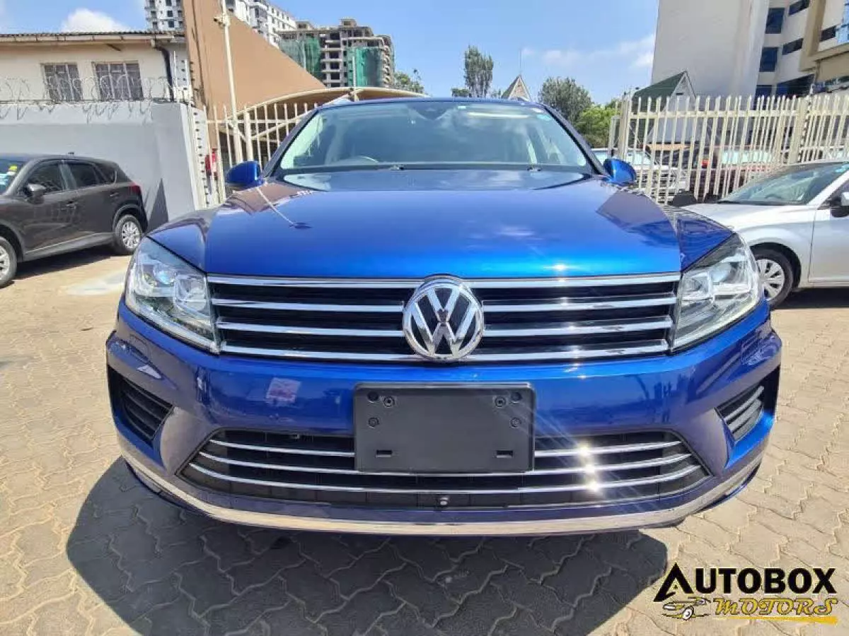 Volkswagen Touareg - 2015