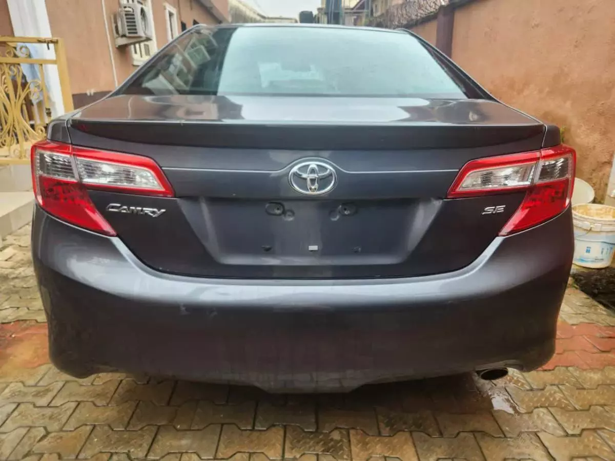 Toyota Camry   - 2013