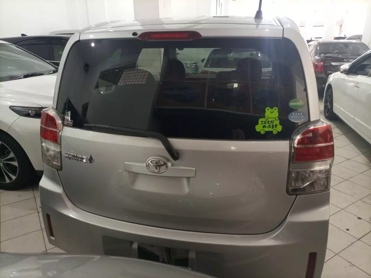 Toyota Spade  - 2016