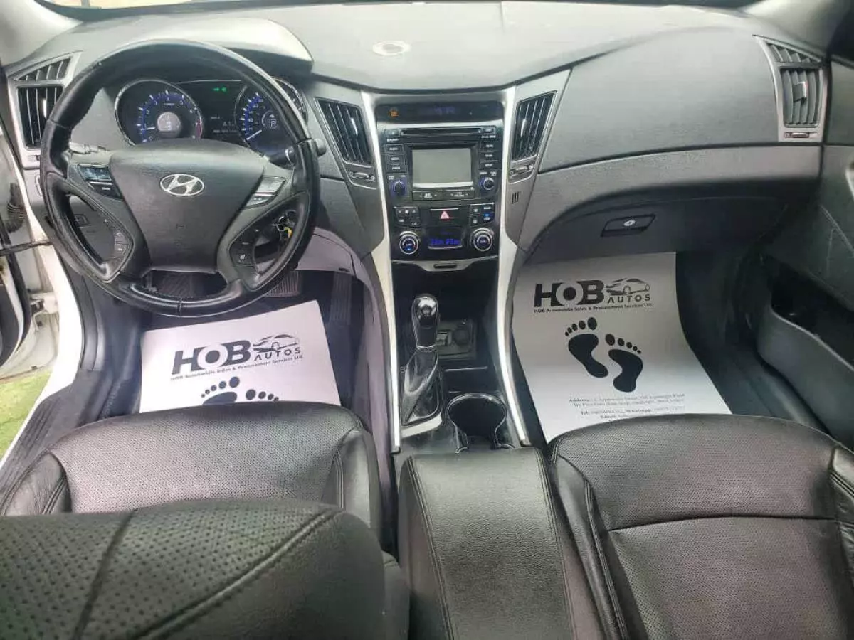 Hyundai Sonata   - 2014