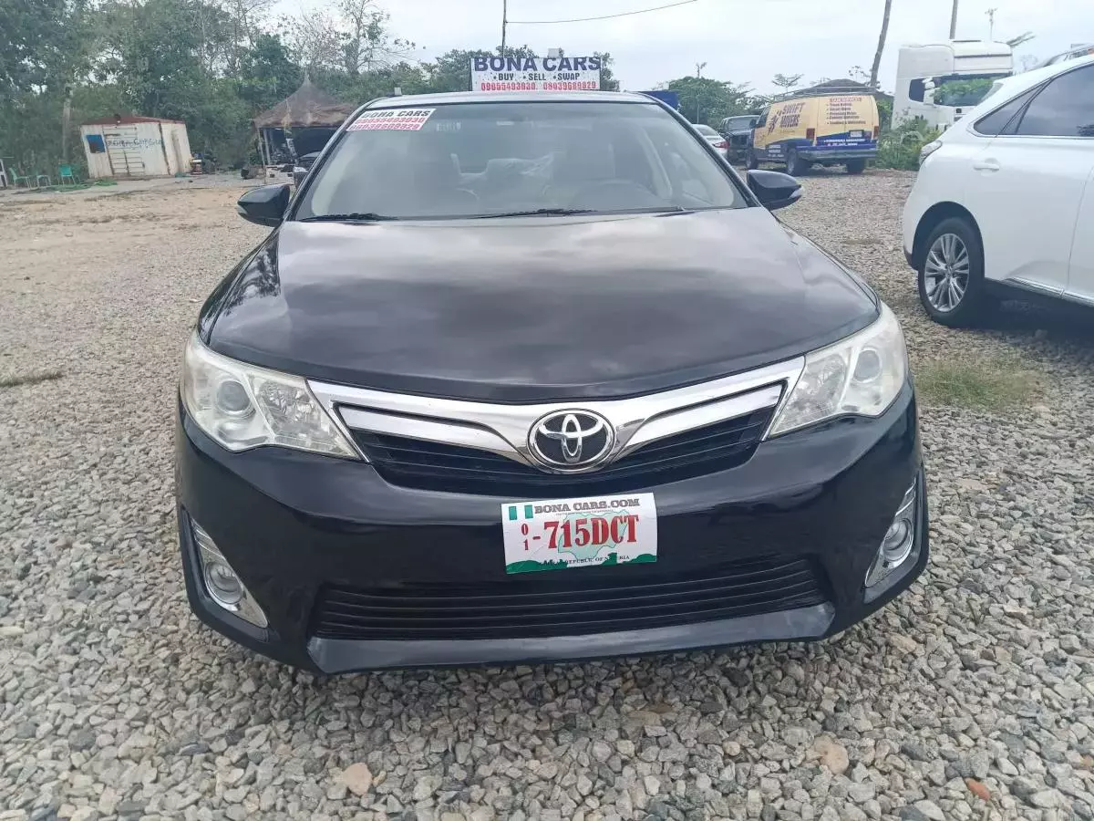 Toyota Camry   - 2013