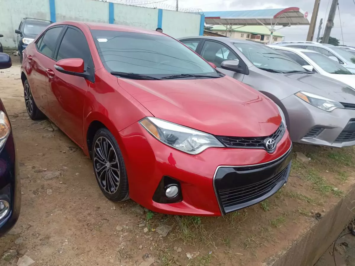 Toyota Corolla   - 2016