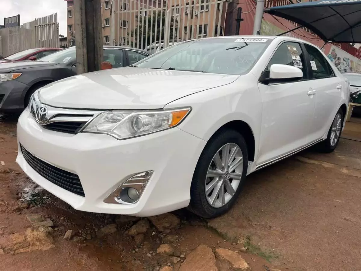 Toyota Camry   - 2014