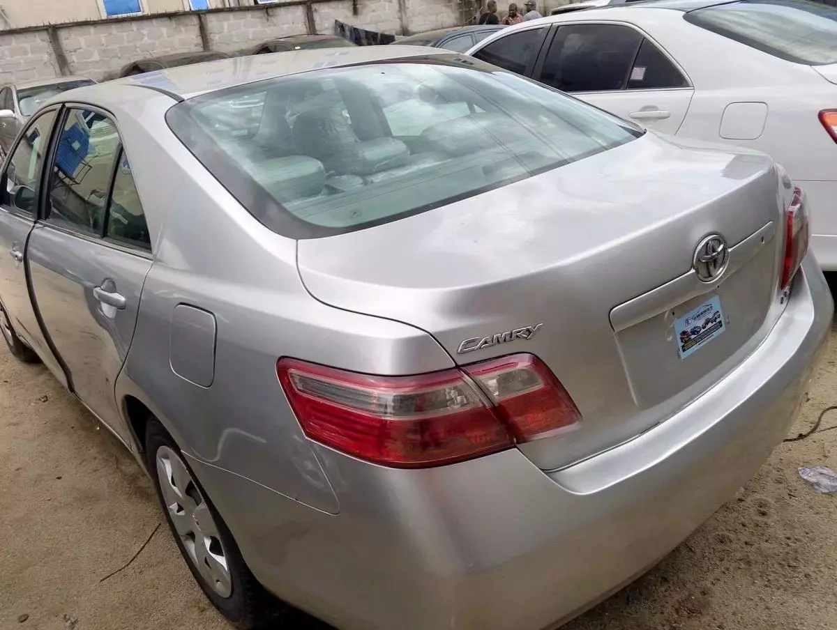 Toyota Camry   - 2007