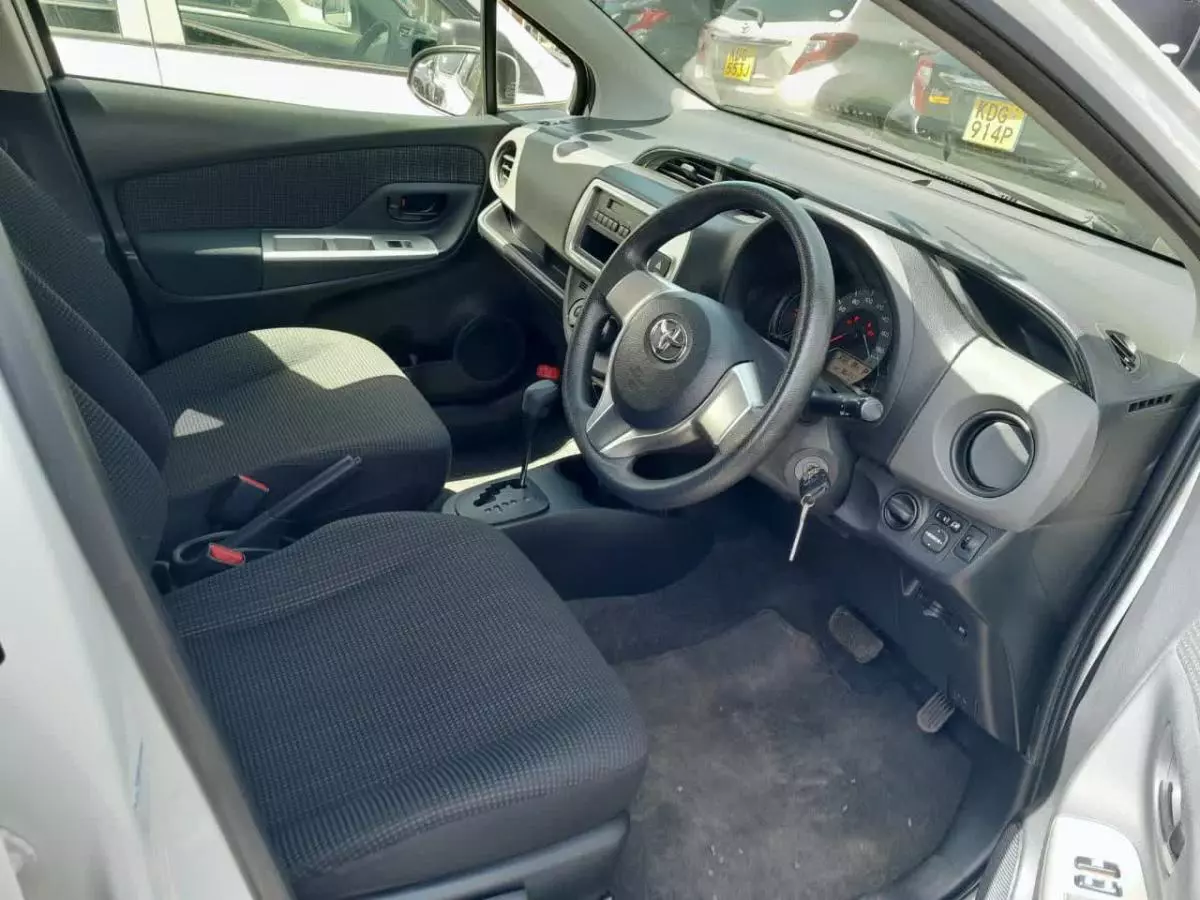 Toyota Vitz - 2015