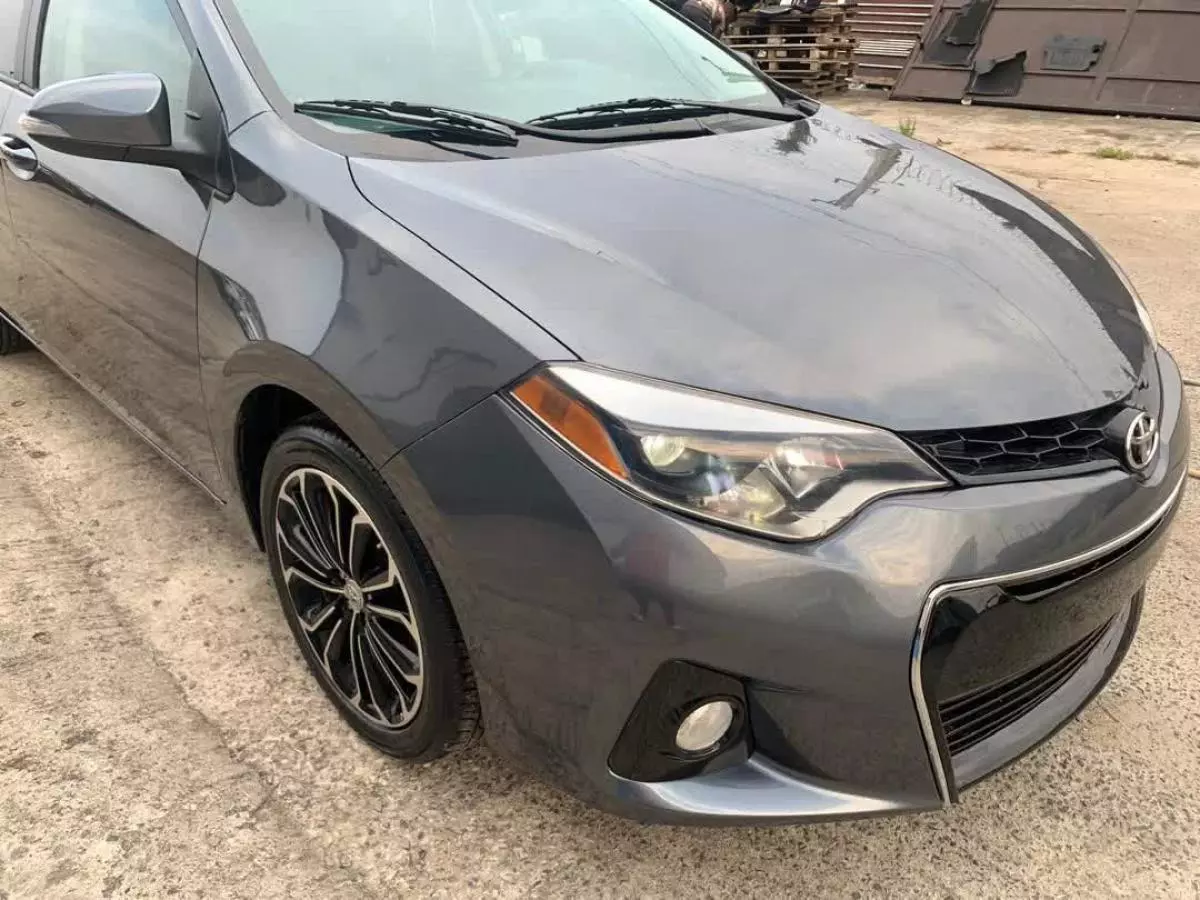 Toyota Corolla   - 2015