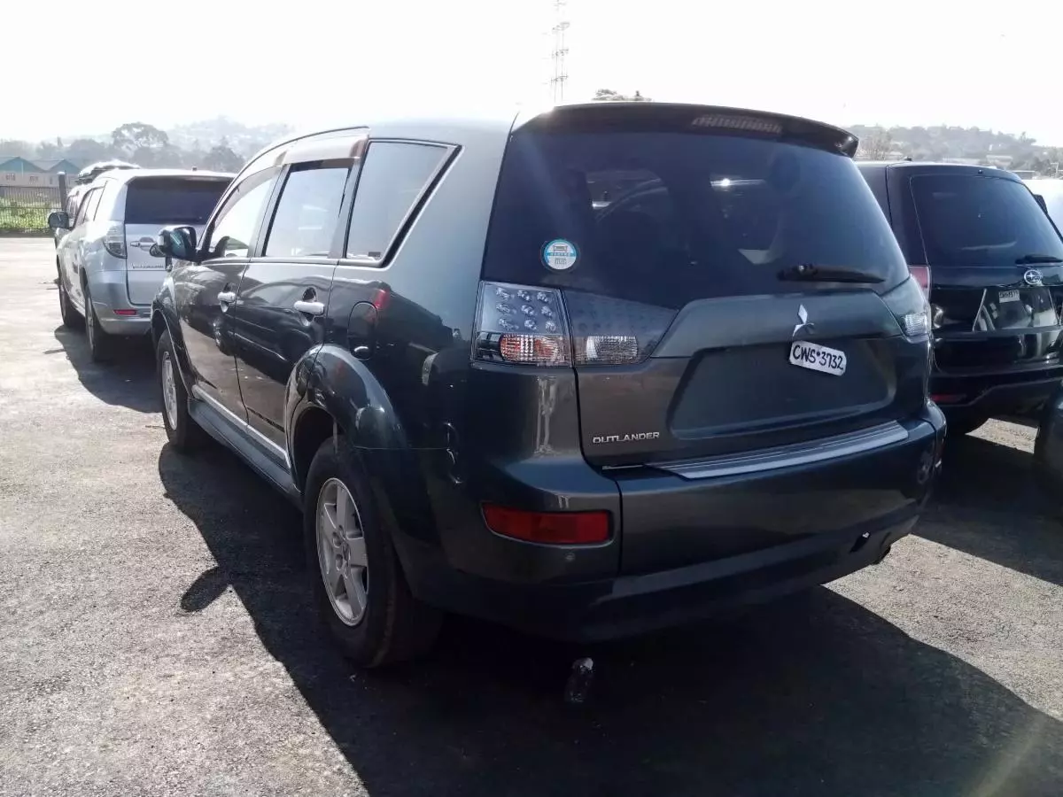 Mitsubishi OUTLANDER   - 2009