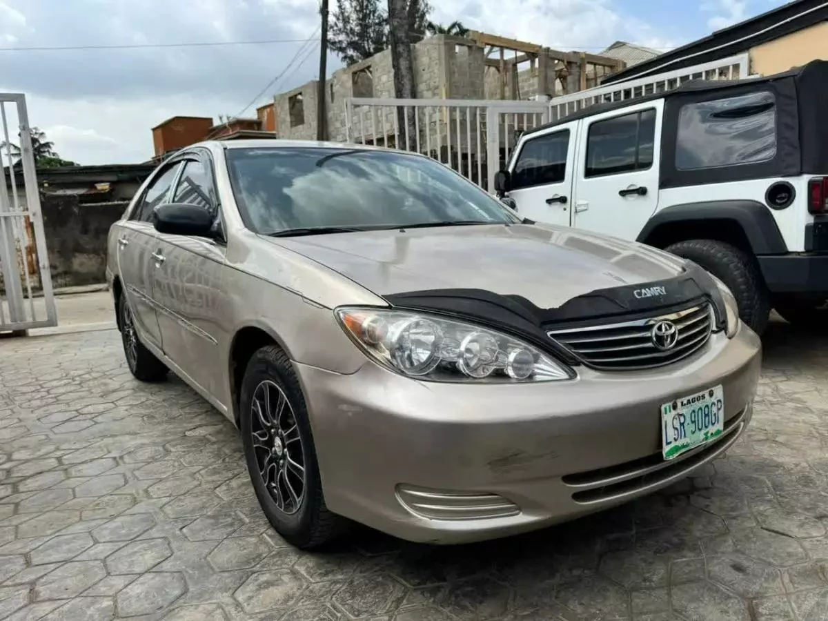 Toyota Camry   - 2003