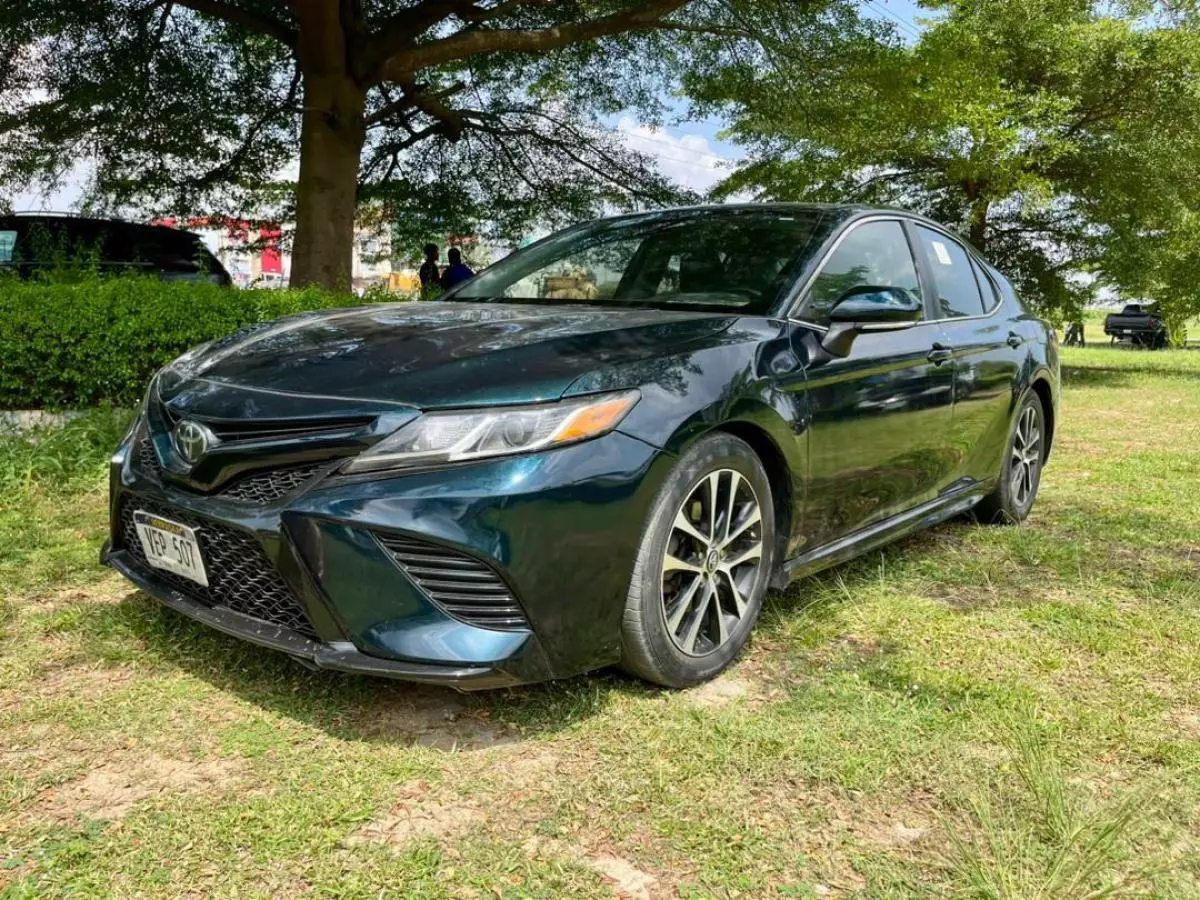 Toyota Camry   - 2018