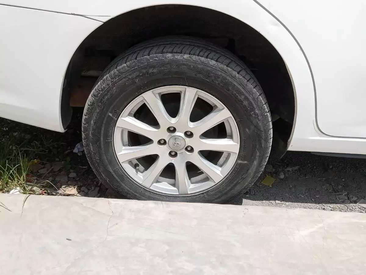 Toyota Allion  - 2010