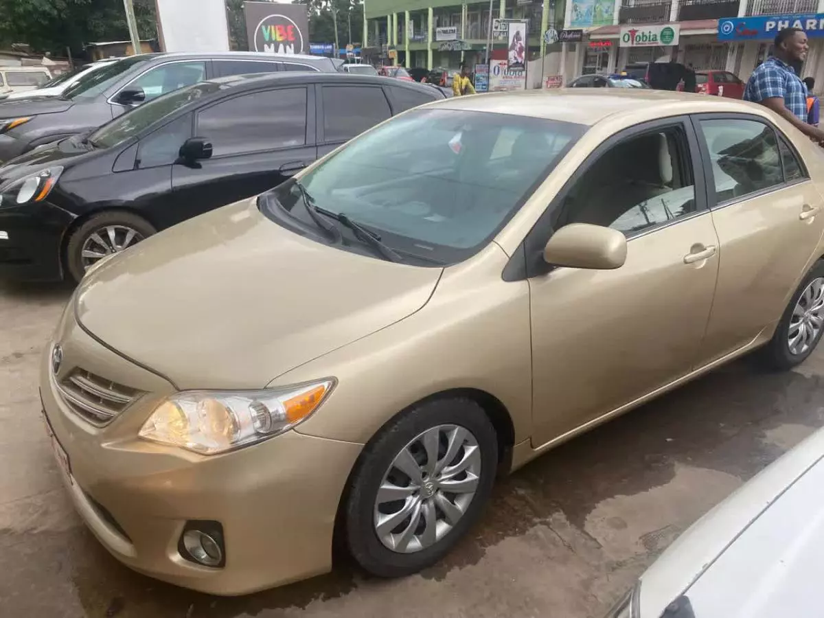 Toyota Corolla   - 2013