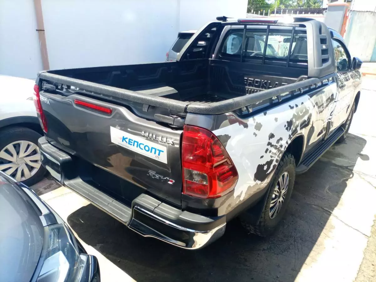 Toyota Hilux Revo  - 2015