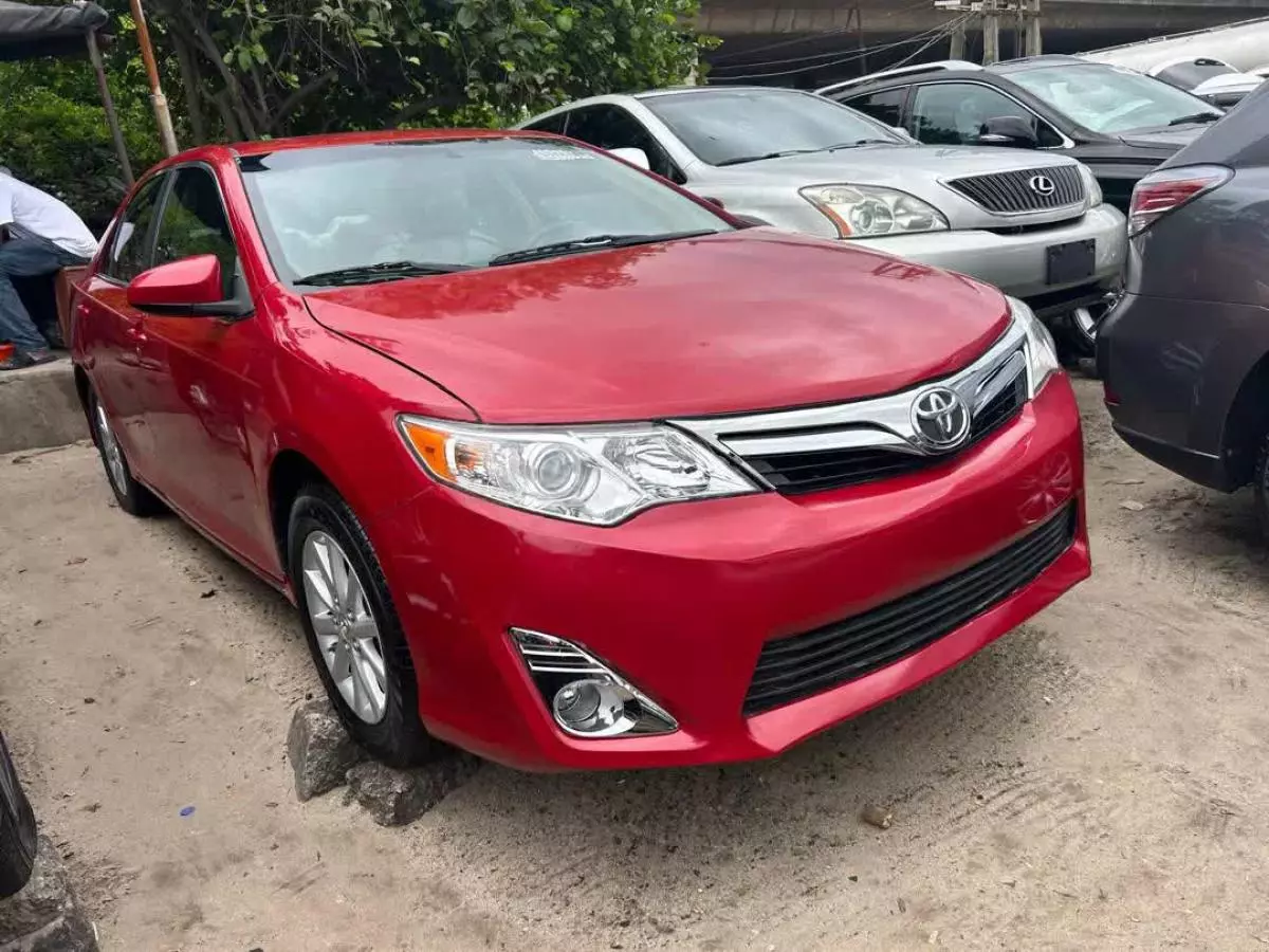 Toyota Camry   - 2012