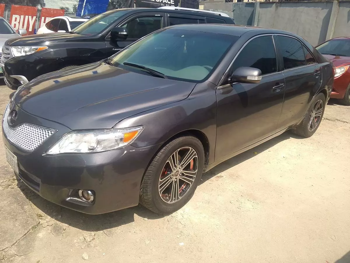 Toyota Camry   - 2008