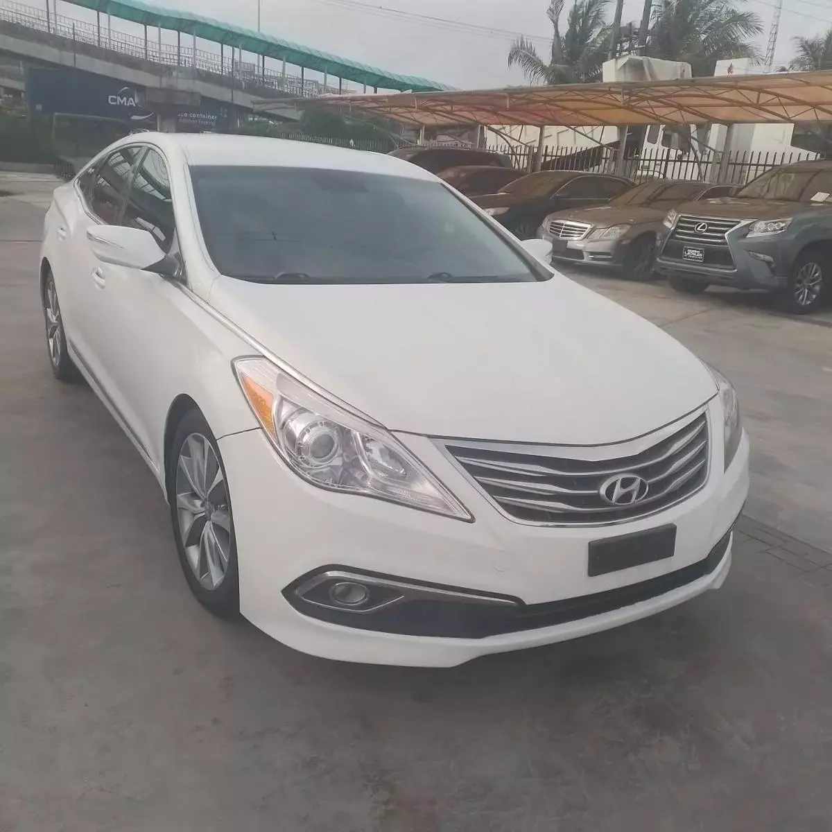 Hyundai Azera   - 2015