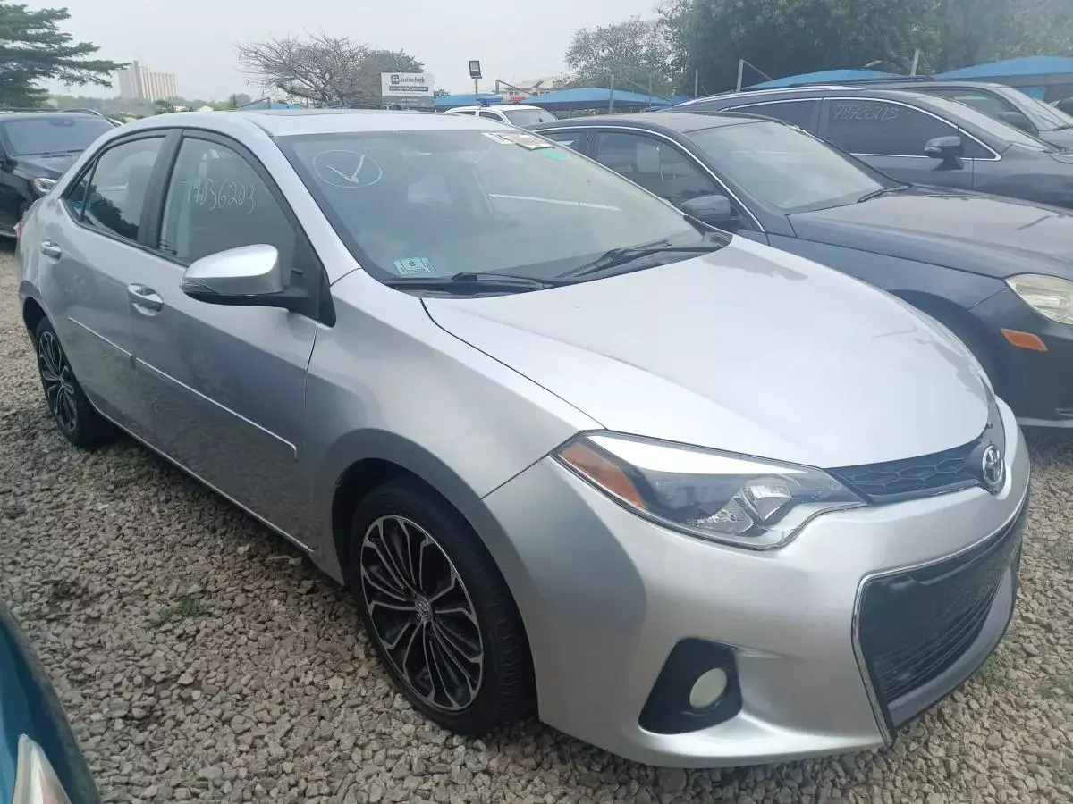 Toyota Corolla   - 2014