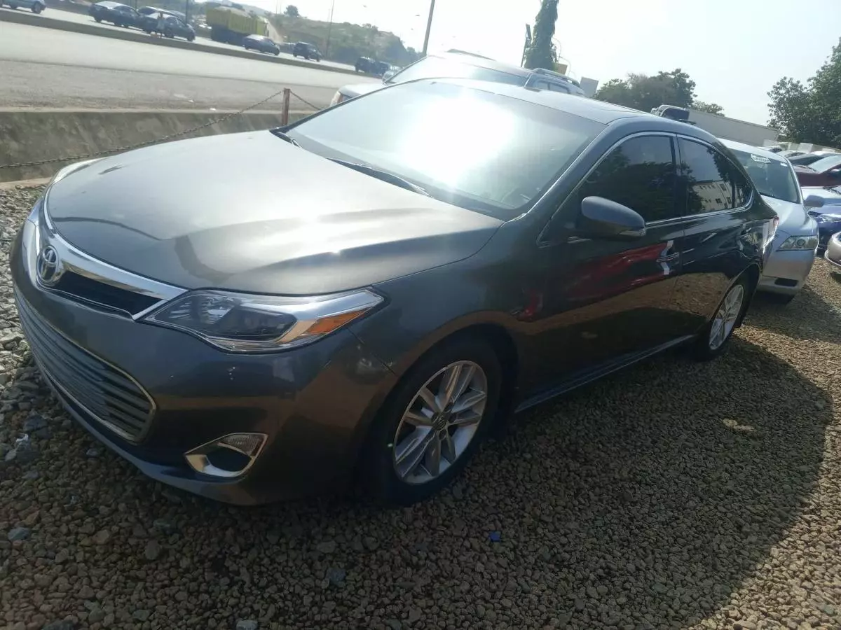 Toyota Avalon   - 2015