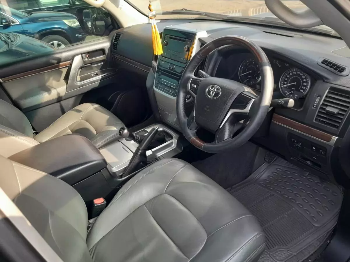 Toyota Land Cruiser GXR   - 2014