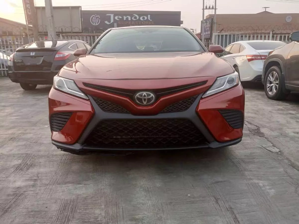 Toyota Camry   - 2019