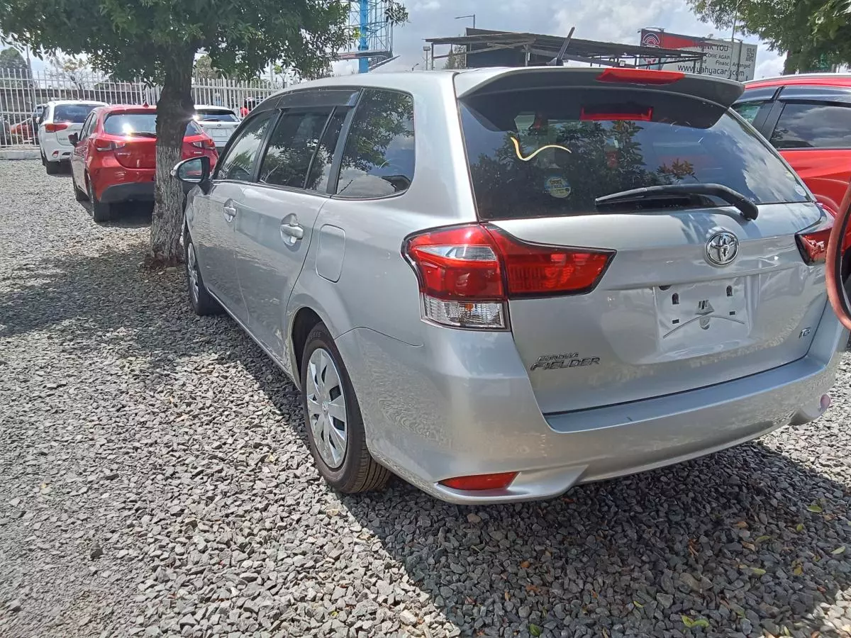 Toyota Fielder    - 2017