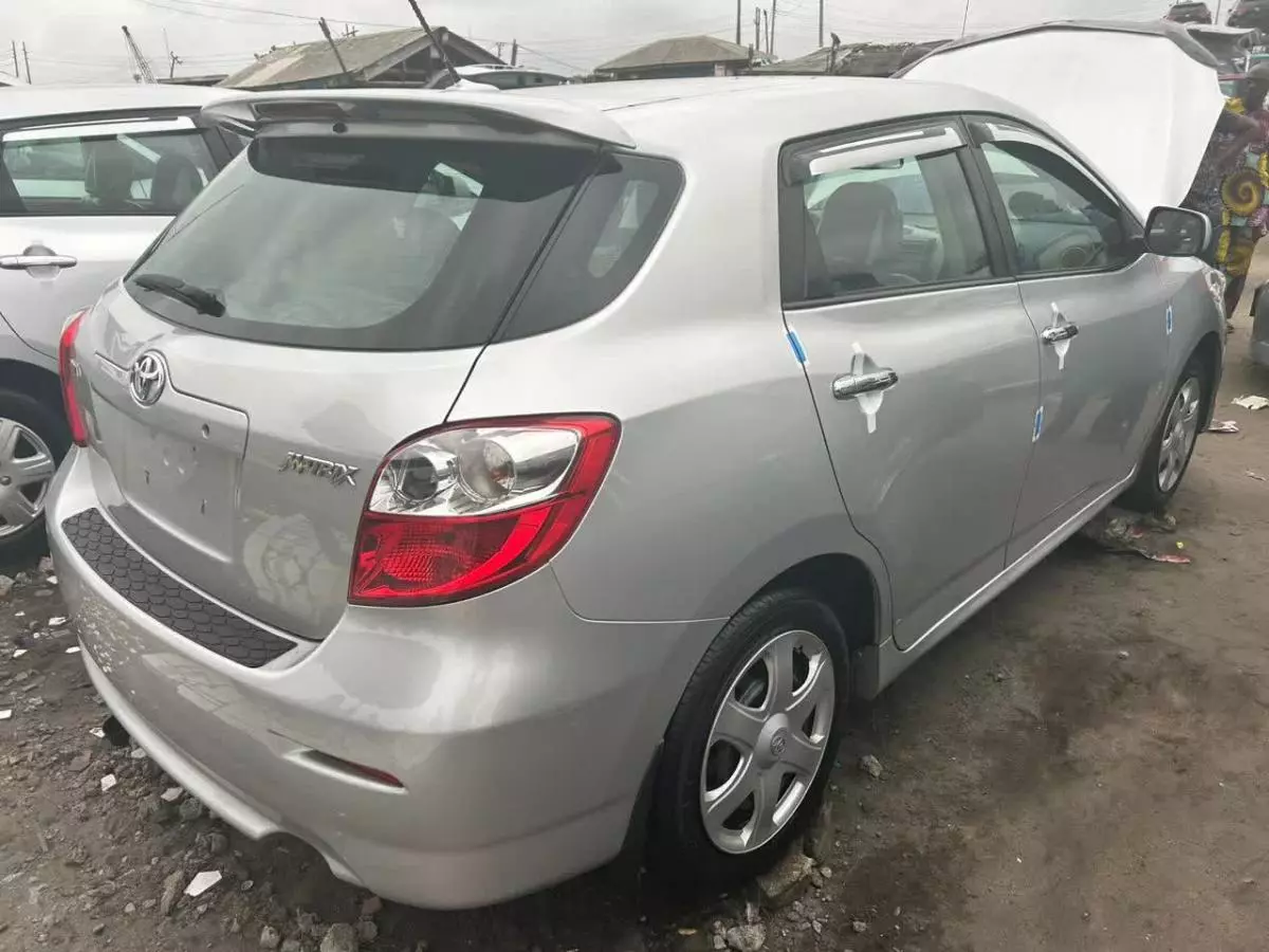 Toyota Matrix   - 2010