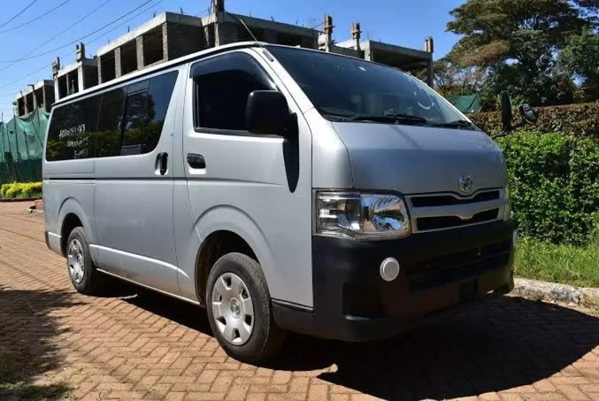 Toyota Hiace   - 2013