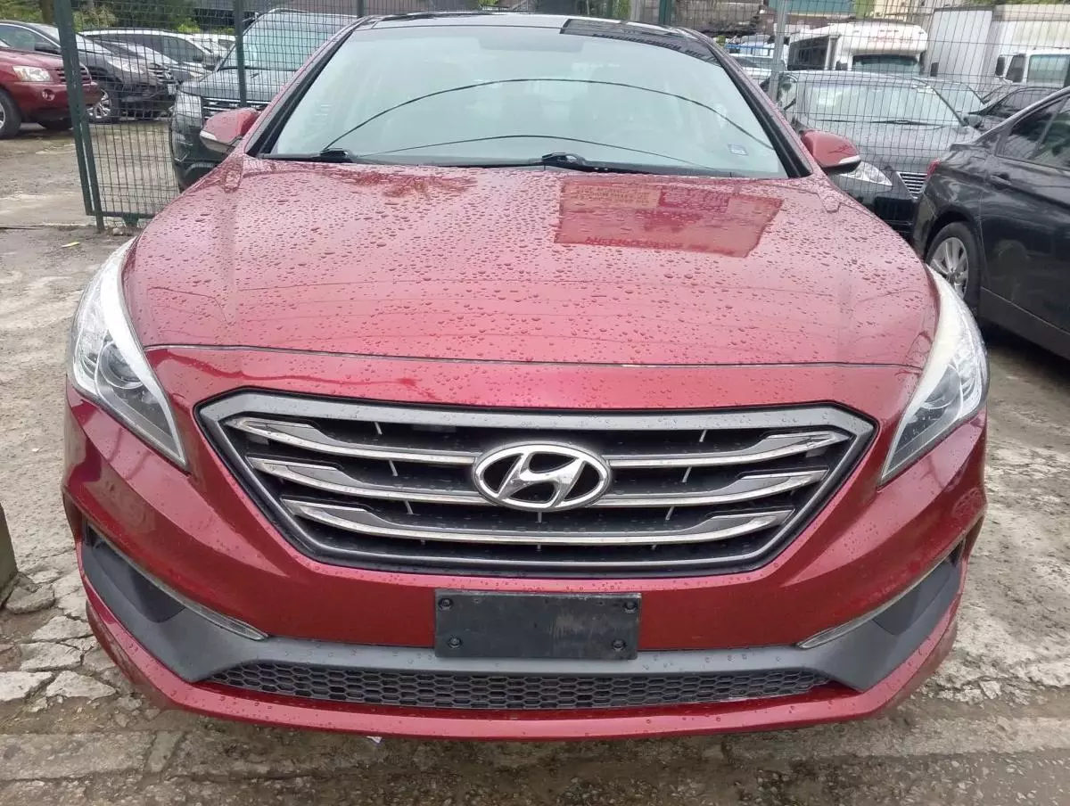 Hyundai Sonata   - 2016