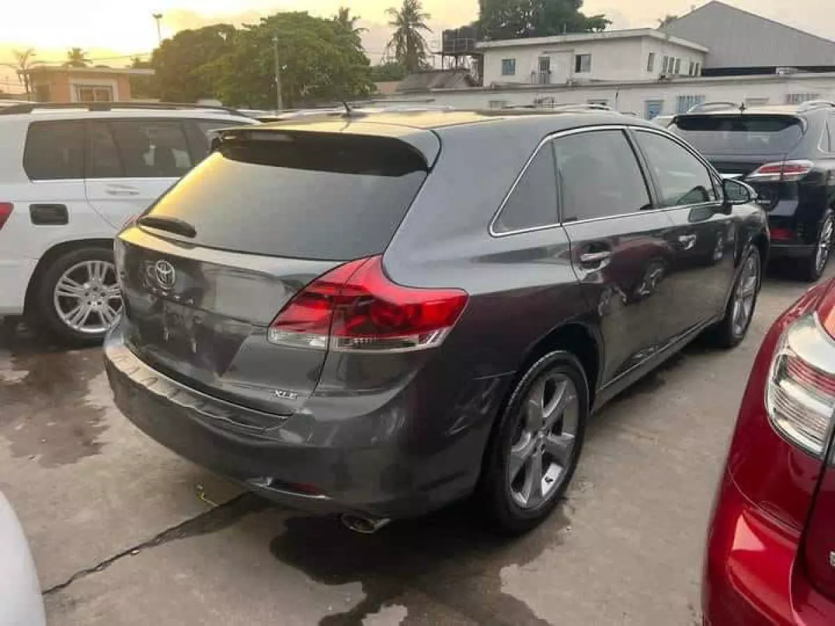 Toyota Venza   - 2013