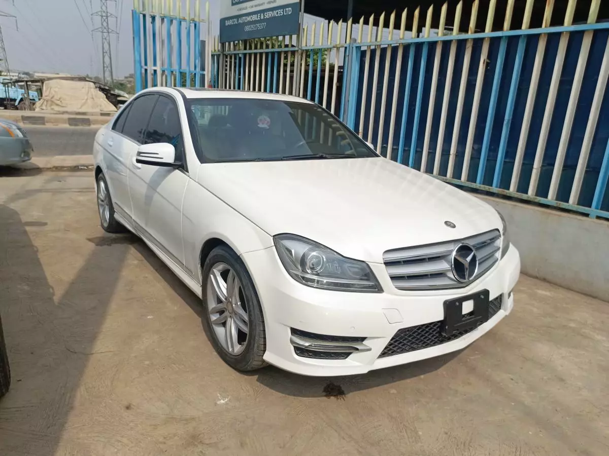 Mercedes-Benz C 300   - 2012