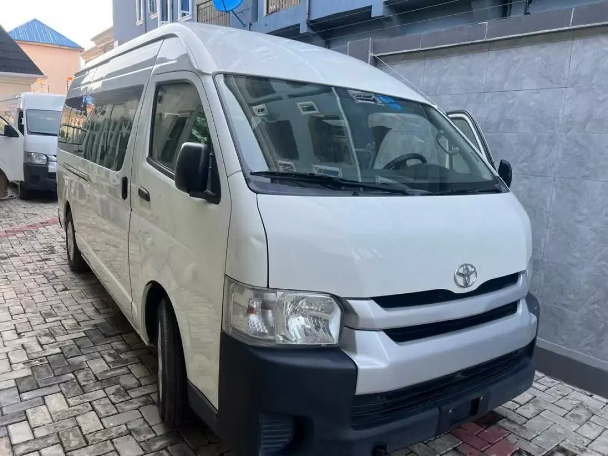 Toyota Hiace   - 2018