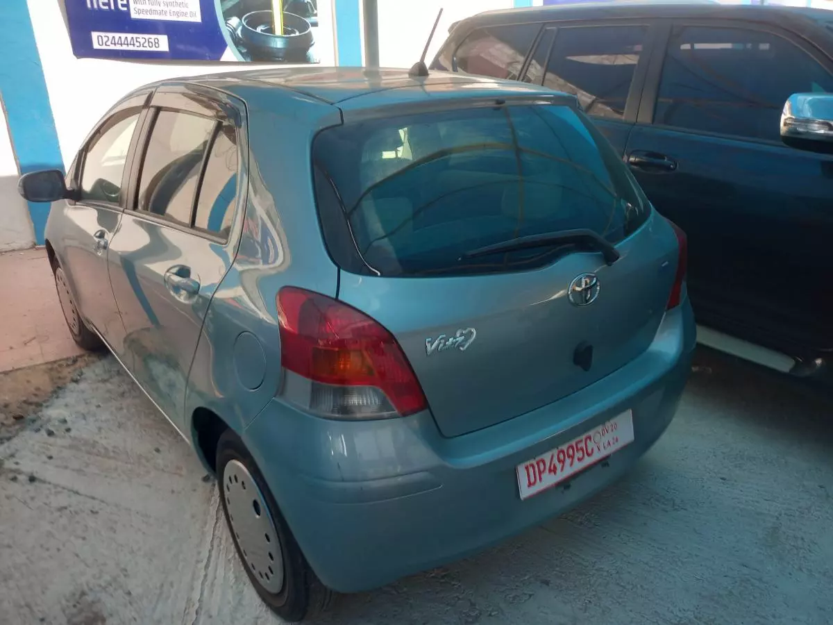 Toyota Vitz   - 2008