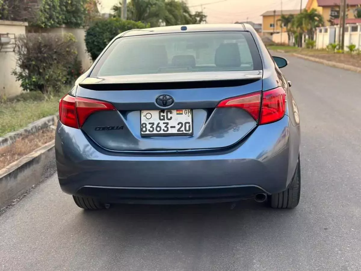 Toyota Corolla   - 2016