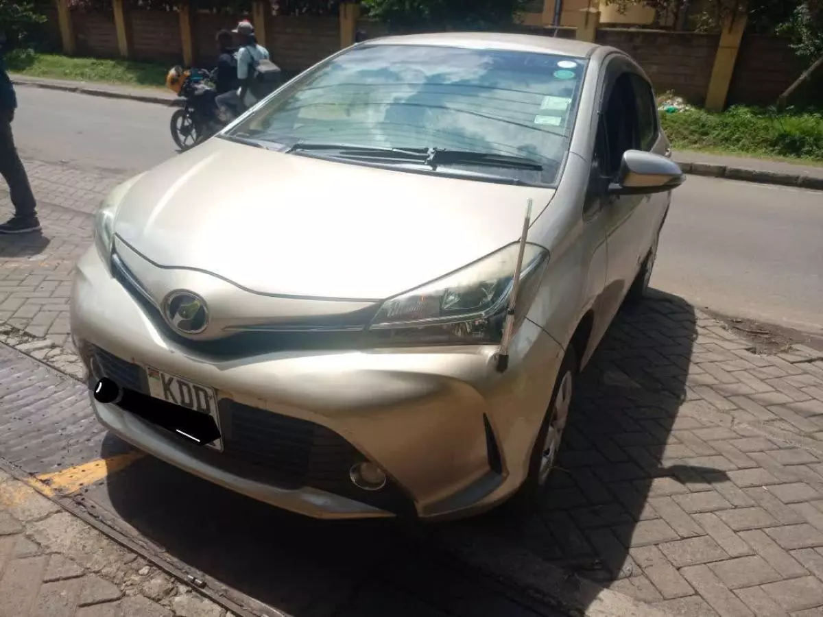 Toyota Vitz   - 2014